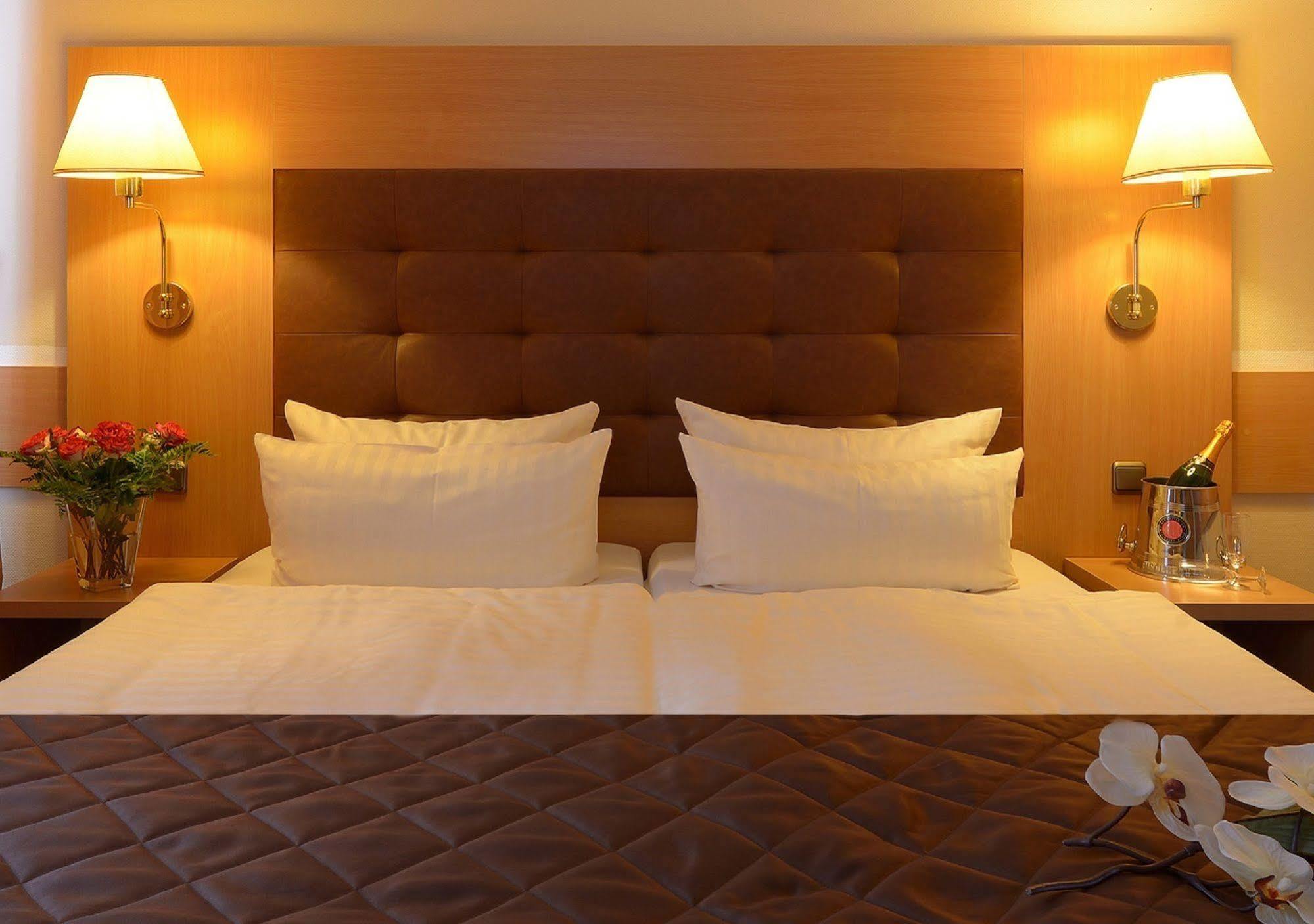 Hotel Sachsentor Amburgo Esterno foto